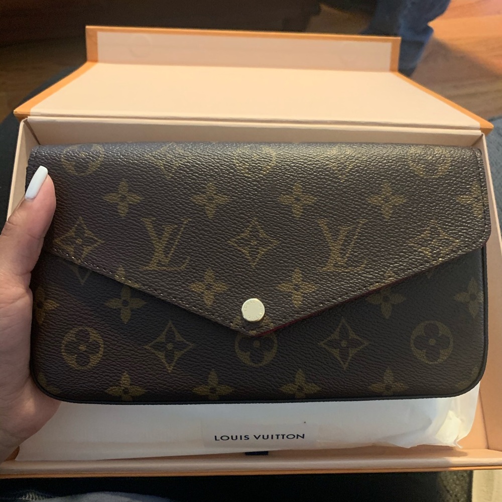 SOLD Louis Vuitton Felicie pouchette
